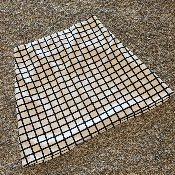 mini skirts - Picture 5 of 9